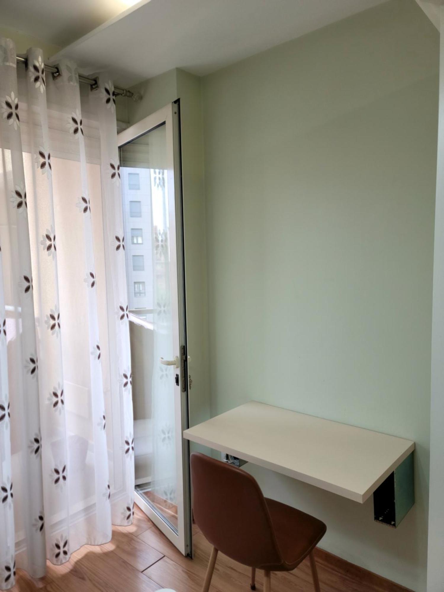 Helianthus, By Bloom In Apartamento Tirana
